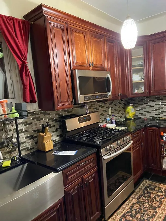 Guest house A Lavish Room In Queens New York