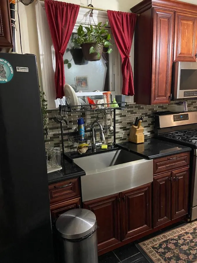Guest house A Lavish Room In Queens New York
