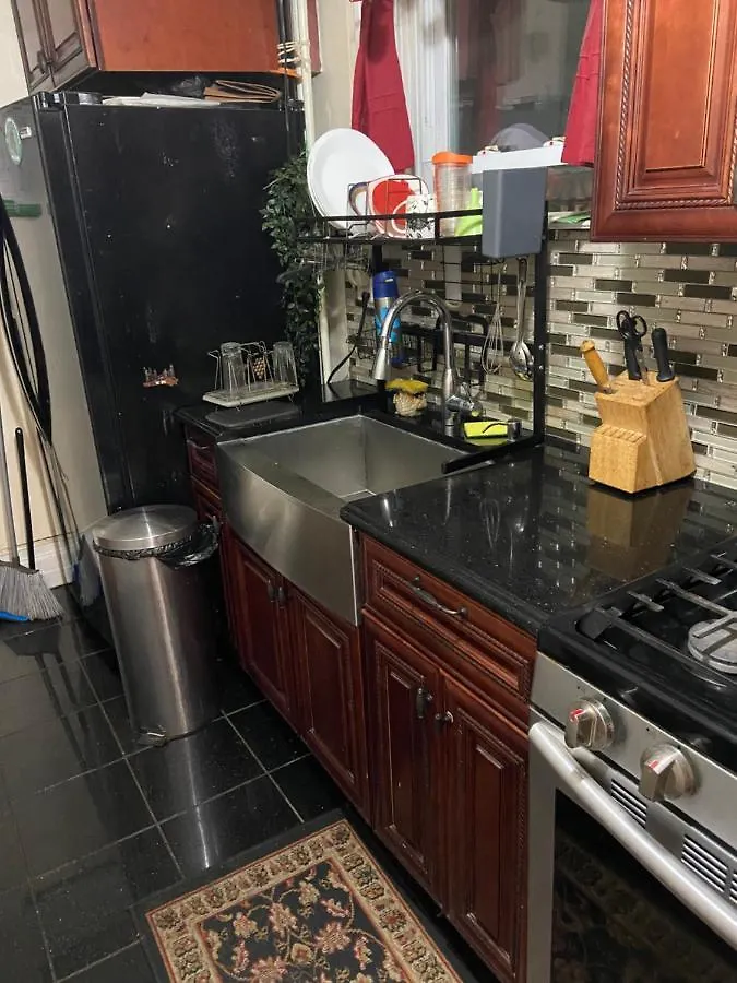 A Lavish Room In Queens Нью-Йорк